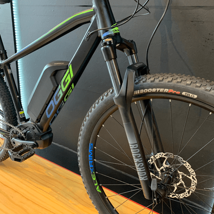 Bicicleta Oggi Big Wheel 8.3 Aro 29 Deore 11v 2022 Preto e Verde e Azul