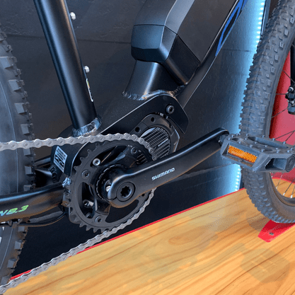 Bicicleta Oggi Big Wheel 8.3 Aro 29 Deore 11v 2022 Preto e Verde e Azul