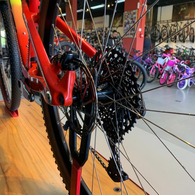 Bicicleta Oggi Cattura Pro Aro 29 GX 12v Amarelo e Vermelho - Seminova