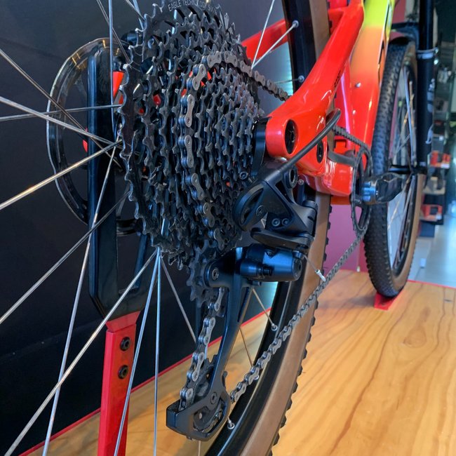Bicicleta Oggi Cattura Pro Aro 29 GX 12v Amarelo e Vermelho - Seminova