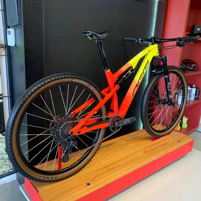 Bicicleta Oggi Cattura Pro Aro 29 GX 12v Amarelo e Vermelho - Seminova