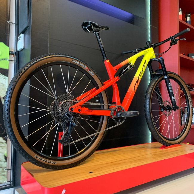 Bicicleta Oggi Cattura Pro Aro 29 GX 12v Amarelo e Vermelho - Seminova