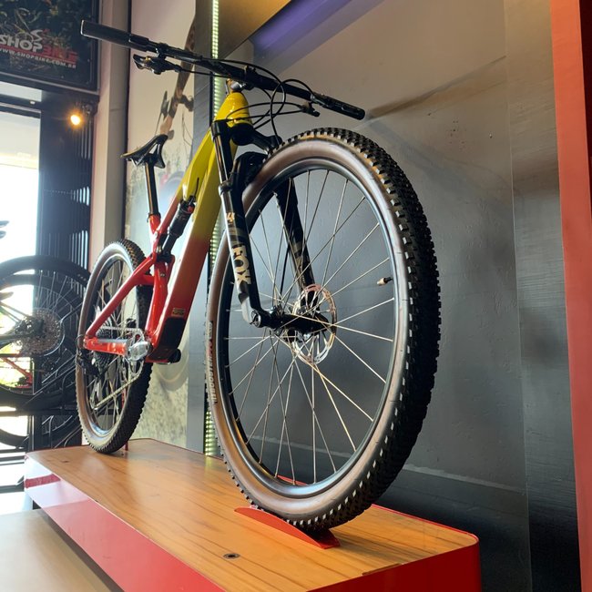 Bicicleta Oggi Cattura Pro Aro 29 GX 12v Amarelo e Vermelho - Seminova