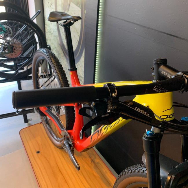 Bicicleta Oggi Cattura Pro Aro 29 GX 12v Amarelo e Vermelho - Seminova