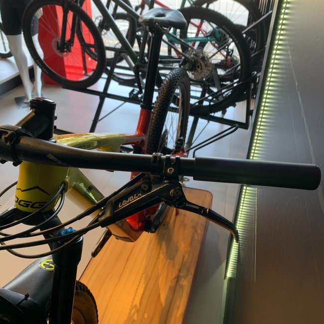Bicicleta Oggi Cattura Pro Aro 29 GX 12v Amarelo e Vermelho - Seminova