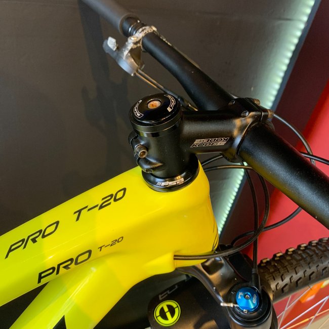 Bicicleta Oggi Cattura Pro Aro 29 GX 12v Amarelo e Vermelho - Seminova