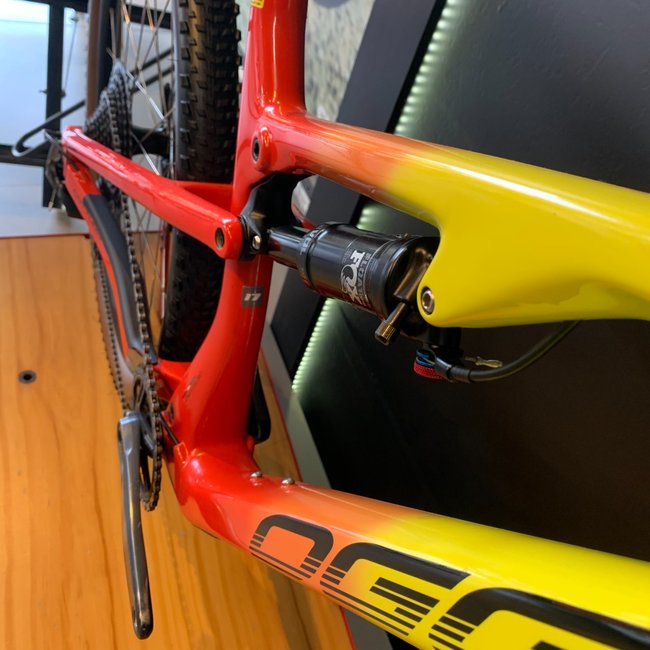 Bicicleta Oggi Cattura Pro Aro 29 GX 12v Amarelo e Vermelho - Seminova