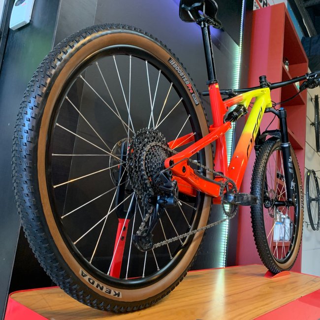 Bicicleta Oggi Cattura Pro Aro 29 GX 12v Amarelo e Vermelho - Seminova