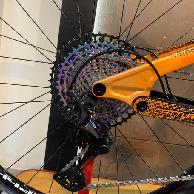 Bicicleta Oggi Cattura Pro Aro 29 XT 12v Laranja e Preto - Seminova