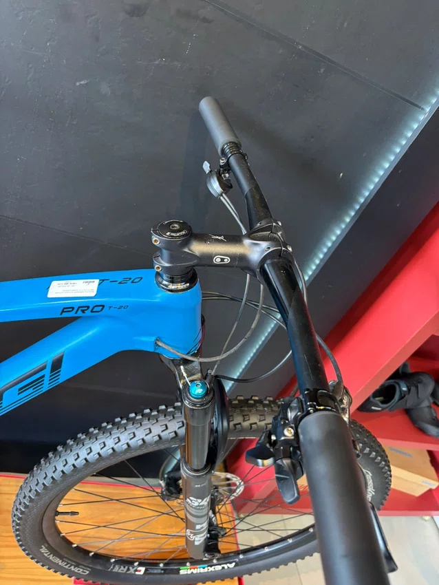 Bicicleta Oggi Cattura Pro T-17 Aro 29 GX 12V Vermelho e Azul - Seminova