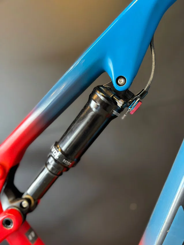 Bicicleta Oggi Cattura Pro T-17 Aro 29 GX 12V Vermelho e Azul - Seminova