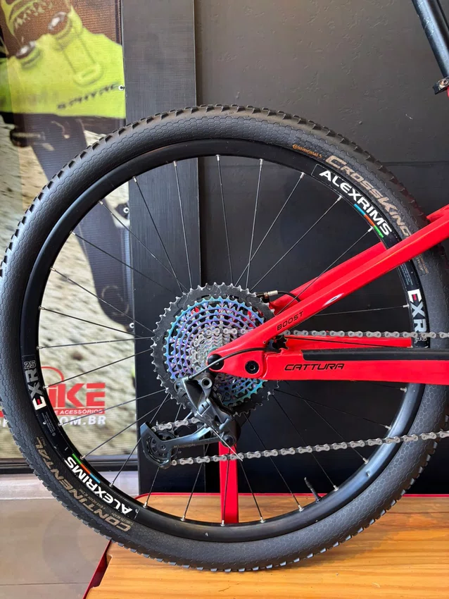 Bicicleta Oggi Cattura Pro T-17 Aro 29 GX 12V Vermelho e Azul - Seminova