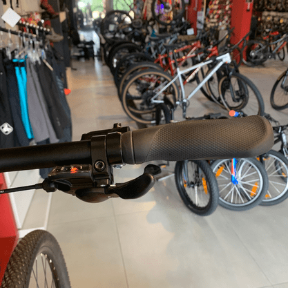 Bicicleta Oggi E-Bike Flex 200 Tourney 7v Preto e Grafite