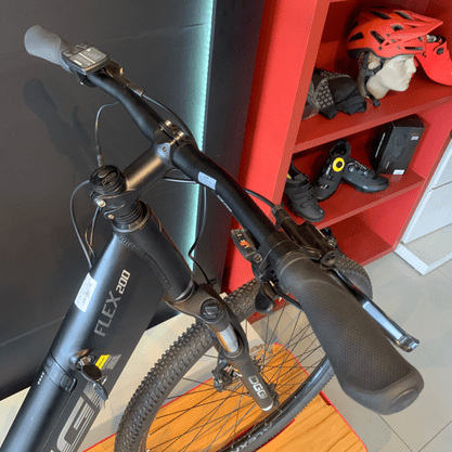 Bicicleta Oggi E-Bike Flex 200 Tourney 7v Preto e Grafite