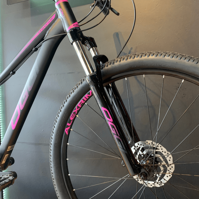 Bicicleta Oggi Float 5.0 Aro 29 Tourney 24v Preto e Rosa