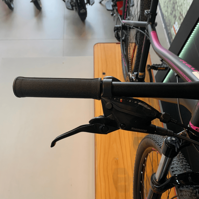 Bicicleta Oggi Float 5.0 Aro 29 Tourney 24v Preto e Rosa