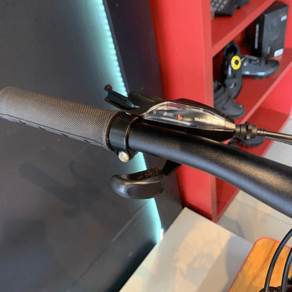 Bicicleta Oggi Hacker Aro 24 Tourney 21v Vermelho e Amarelo
