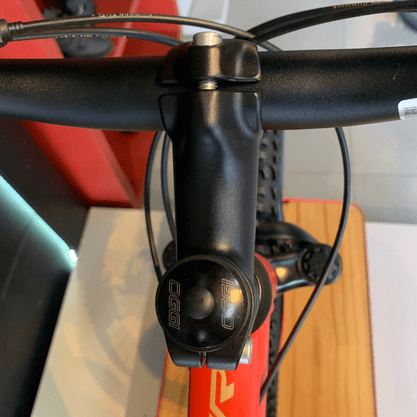 Bicicleta Oggi Hacker Aro 24 Tourney 21v Vermelho e Amarelo
