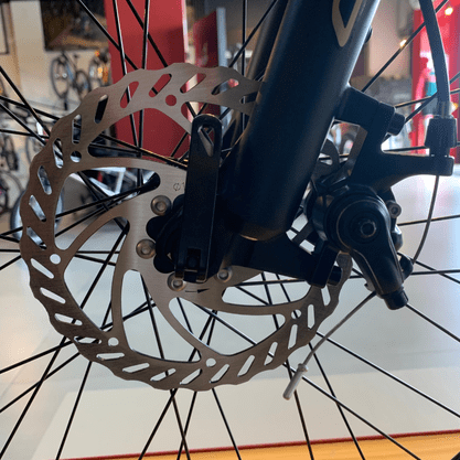 Bicicleta Oggi Hacker Aro 24 Tourney 21v Vermelho e Amarelo
