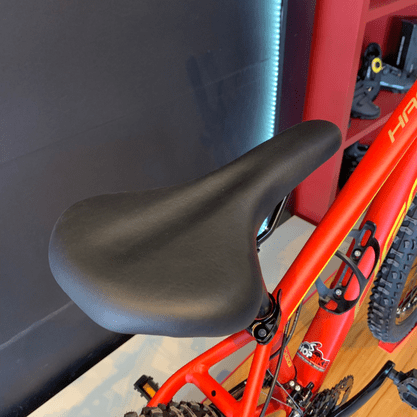Bicicleta Oggi Hacker Aro 24 Tourney 21v Vermelho e Amarelo