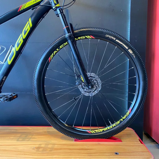 Bicicleta Oggi Hacker Aro 29 Hds Shimano 24v Preta e Amarela - Seminova