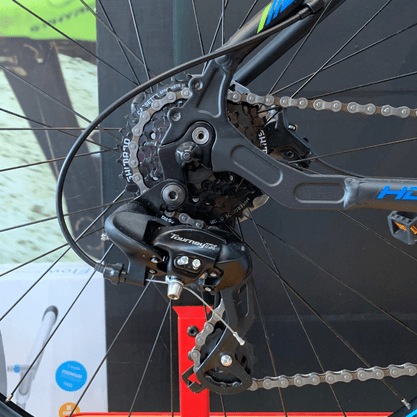 Bicicleta Oggi Hacker HDS Aro 29 Tourney 24v Preto e Azul e S-Lime