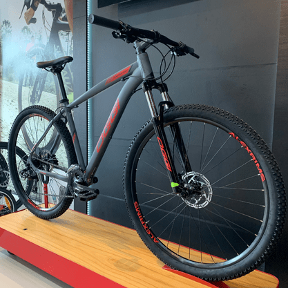 Bicicleta Oggi Hacker HDS Aro 29 Tourney 24v Grafite e Vermelho e Preto
