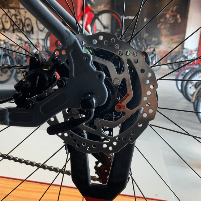Bicicleta Oggi Hacker HDS Aro 29 Tourney 24v Grafite e Preto e S-Lime