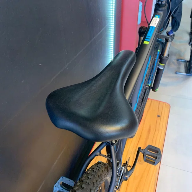 Bicicleta Oggi Hacker Hds Aro 29 Tourney 24v Preto e Azul - Seminova