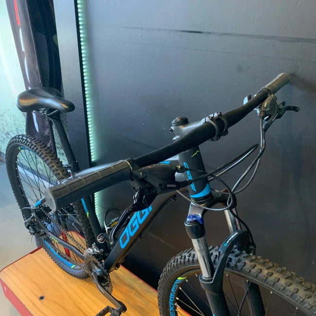 Bicicleta Oggi Hacker Hds Aro 29 Tourney 24v Preto e Azul - Seminova