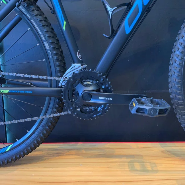 Bicicleta Oggi Hacker Hds Aro 29 Tourney 24v Preto e Azul - Seminova