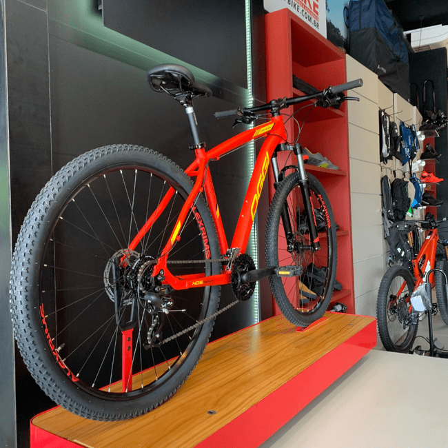 Bicicleta Oggi Hacker HDS Aro 29 Tourney 24v Vermelho e Amarelo e Preto