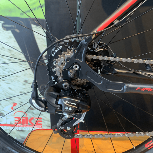 Bicicleta Oggi Hacker Sport Aro 29 Tourney 21v Preto e Vermelho e Dourado