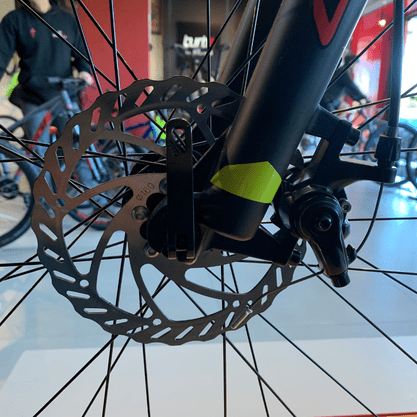 Bicicleta Oggi Hacker Sport Aro 29 Tourney 21v Vermelho e Vinho e Amarelo