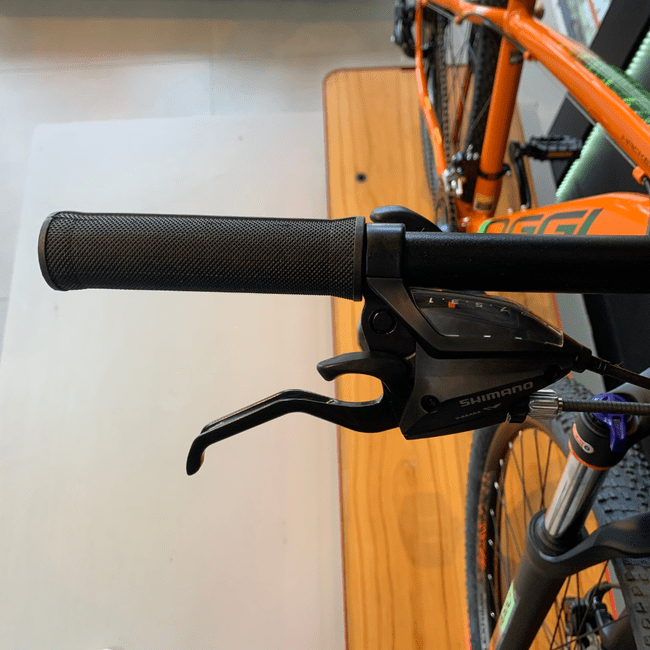 Bicicleta Oggi Hacker Sport Aro 29 Tourney 21v 2024 Laranja e Verde e Preto