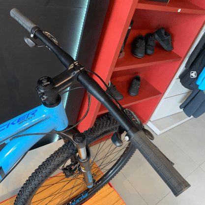 Bicicleta Oggi Hacker Sport Aro 29 Tourney 21v Azul e Preto