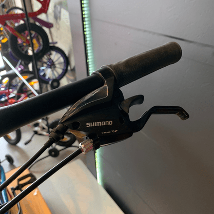 Bicicleta Oggi Hacker Sport Aro 29 Tourney 21v Azul e Preto