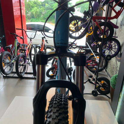 Bicicleta Oggi Hacker Sport Aro 29 Tourney 21v Azul e Preto