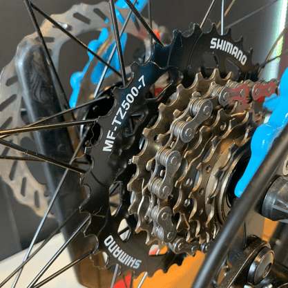 Bicicleta Oggi Hacker Sport Aro 29 Tourney 21v Azul e Preto