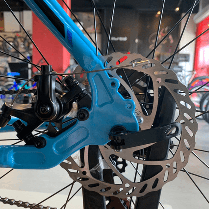 Bicicleta Oggi Hacker Sport Aro 29 Tourney 21v Azul e Preto