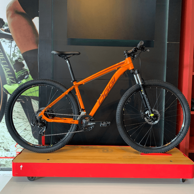 Bicicleta Oggi Hacker Sport Aro 29 Tourney 21v Laranja e Vinho e Amarelo