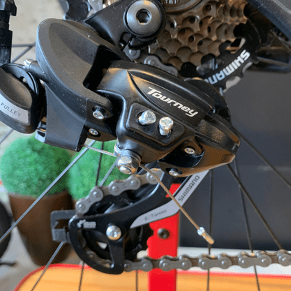 Bicicleta Oggi Hacker Sport Aro 29 Tourney 21v Preto e Amarelo