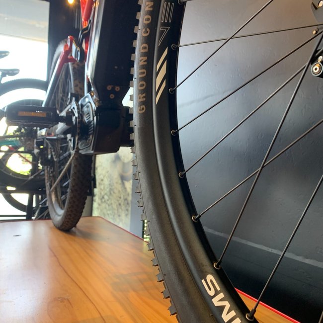 Bicicleta Oggi Razzo Aro 29 Deore 11v Preto e Vermelho - Seminova