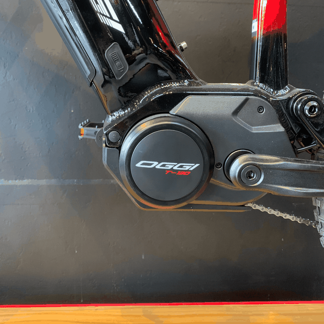 Bicicleta Oggi Razzo T-130 Aro 29 Cues 11v Preta e Vermelha
