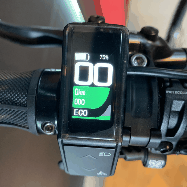 Bicicleta Oggi Razzo T-130 Aro 29 Cues 11v Preta e Vermelha