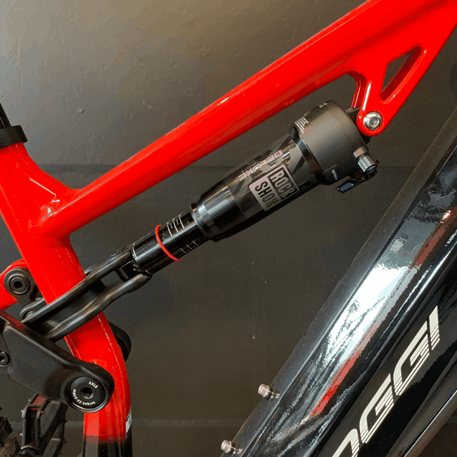 Bicicleta Oggi Razzo T-130 Aro 29 Cues 11v Preta e Vermelha