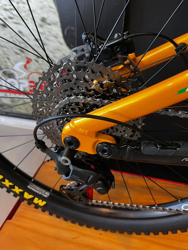 Bicicleta Oggi Razzo T130 A29 Cues 11v Am/Pr 2026