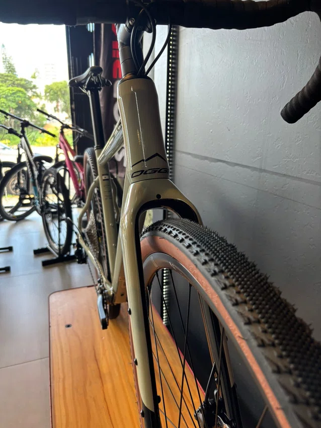 Bicicleta Oggi Tribale GRX 12v A700 2026 Cinza/Preto