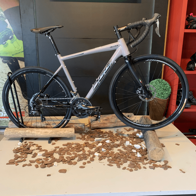 Bicicleta Oggi Velloce Aro 700 Claris 16v Grafite e Preto