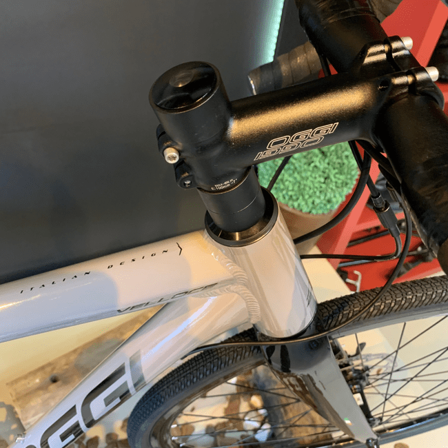 Bicicleta Oggi Velloce Aro 700 Claris 16v Grafite e Preto